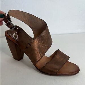Mix Mooz metallic copper block heeled sandals size 39 aka 8.5